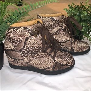 Vintage Beau & Ashe Snake Hidden Platform Sneaker